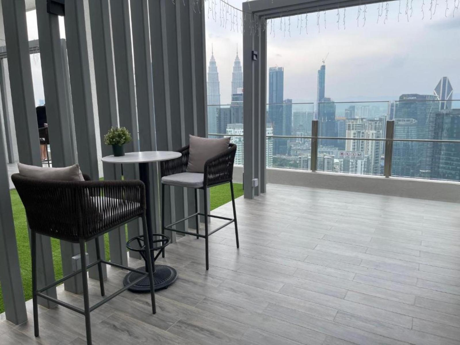 Agile Sky Pavilion Kl By Moonlight Kuala Lumpur
